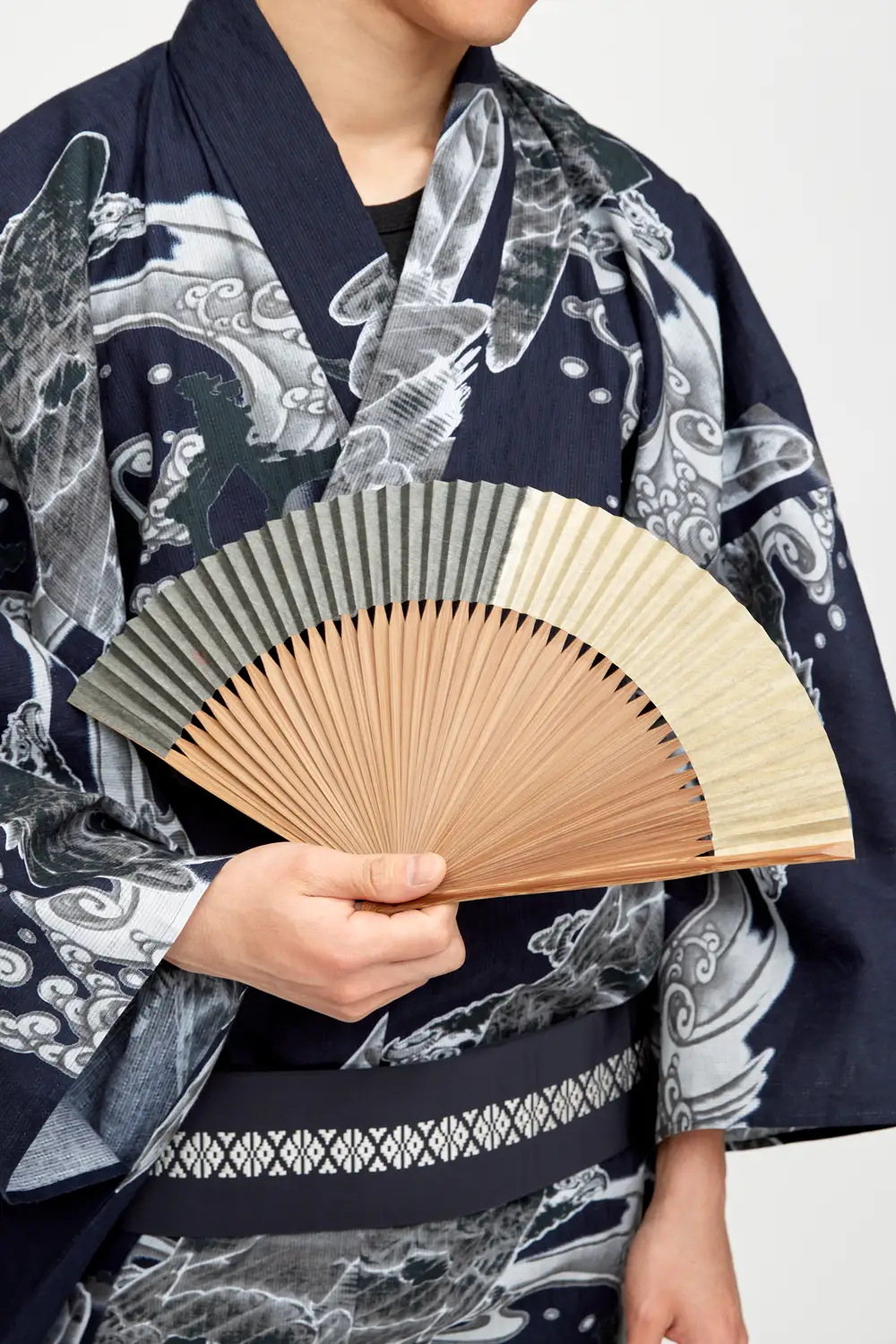 扇子 / 本美濃紙 草木染 / 45間 / 柘榴・苅安